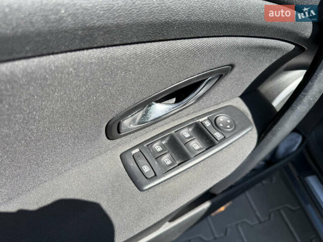 Серый Рено Меган, объемом двигателя 1.4 л и пробегом 143 тыс. км за 4999 $, фото 6 на Automoto.ua