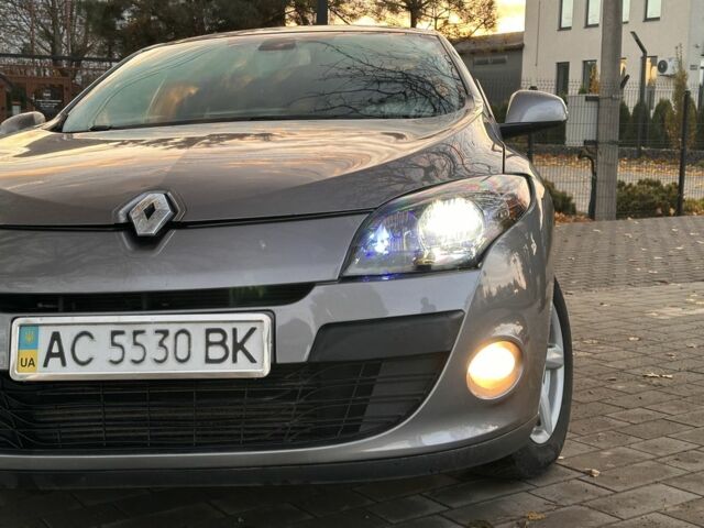 Серый Рено Меган, объемом двигателя 1.5 л и пробегом 275 тыс. км за 5350 $, фото 4 на Automoto.ua