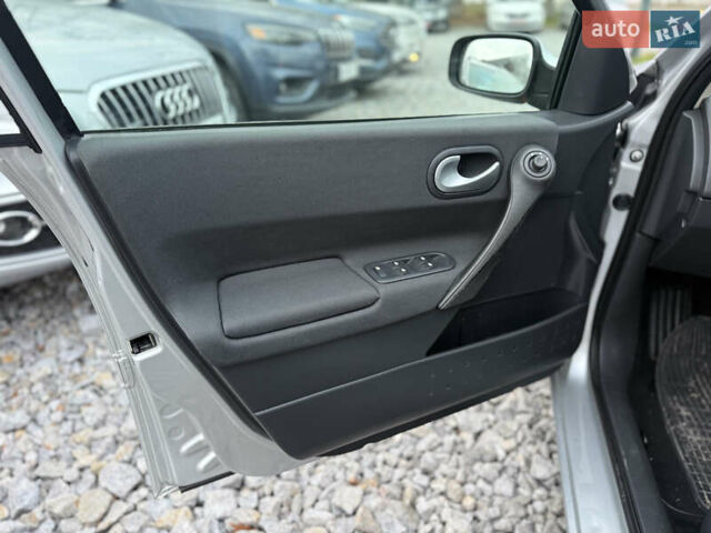 Серый Рено Меган, объемом двигателя 1.6 л и пробегом 156 тыс. км за 6850 $, фото 20 на Automoto.ua