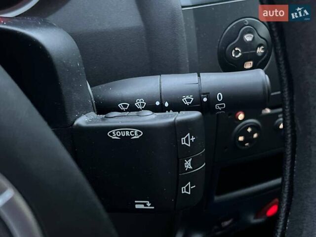 Серый Рено Меган, объемом двигателя 1.6 л и пробегом 263 тыс. км за 5590 $, фото 18 на Automoto.ua