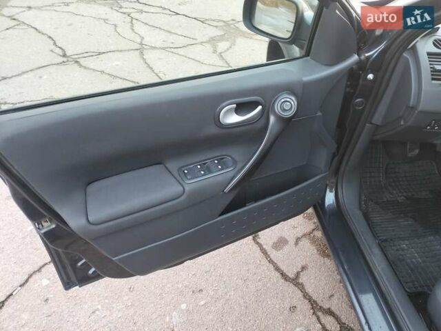 Серый Рено Меган, объемом двигателя 1.6 л и пробегом 183 тыс. км за 6200 $, фото 8 на Automoto.ua
