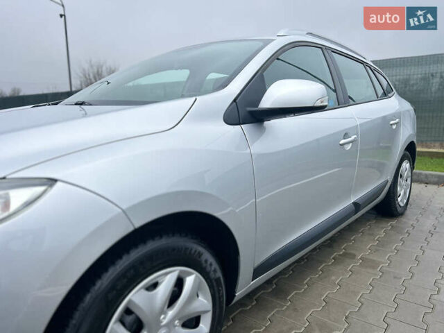 Сірий Рено Меган, об'ємом двигуна 1.6 л та пробігом 172 тис. км за 7450 $, фото 76 на Automoto.ua