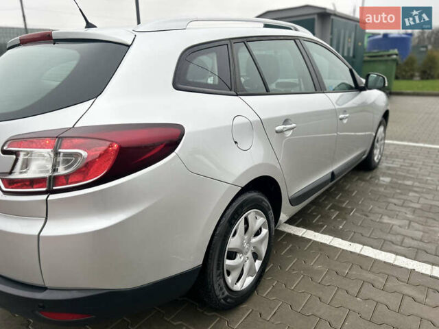 Сірий Рено Меган, об'ємом двигуна 1.6 л та пробігом 172 тис. км за 7450 $, фото 52 на Automoto.ua