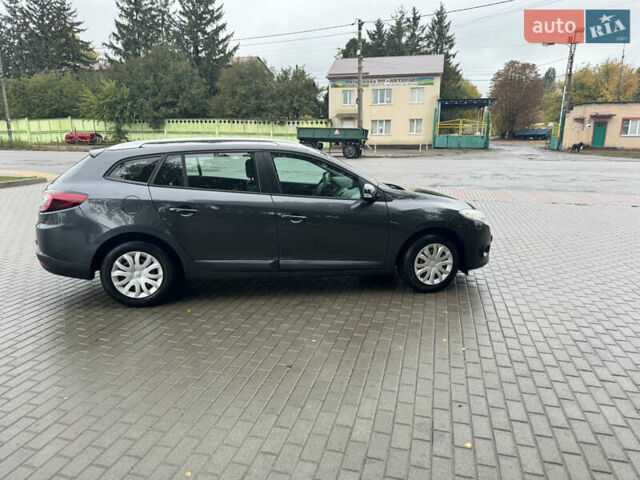 Рено Меган 2009 в Белой Церкве на Automoto.ua Серый Рено Меган, объемом двигателя 1.6 л и пробегом 231 тыс. км за 7900 $, фото 27 на Automoto.ua