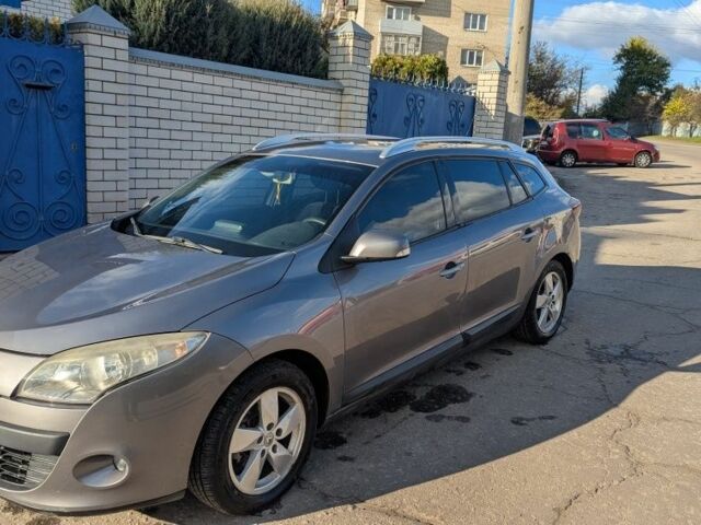 Серый Рено Меган, объемом двигателя 1.4 л и пробегом 207 тыс. км за 6000 $, фото 1 на Automoto.ua