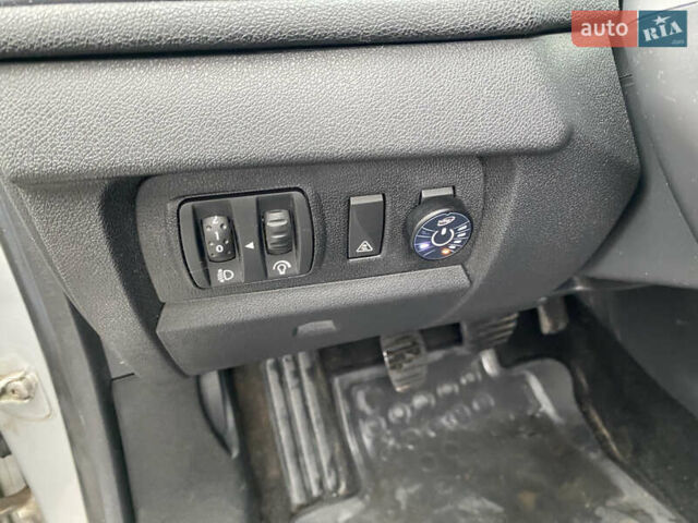 Серый Рено Меган, объемом двигателя 1.6 л и пробегом 206 тыс. км за 6850 $, фото 30 на Automoto.ua