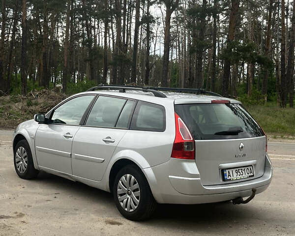 Серый Рено Меган, объемом двигателя 1.6 л и пробегом 214 тыс. км за 3900 $, фото 2 на Automoto.ua