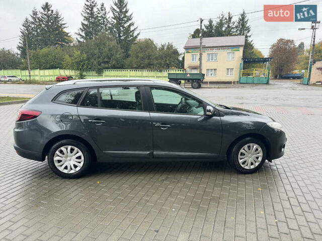 Рено Меган 2009 в Белой Церкве на Automoto.ua Серый Рено Меган, объемом двигателя 1.6 л и пробегом 231 тыс. км за 7900 $, фото 17 на Automoto.ua