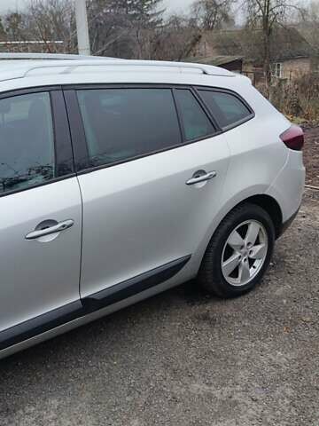 Сірий Рено Меган, об'ємом двигуна 1.5 л та пробігом 337 тис. км за 5600 $, фото 3 на Automoto.ua
