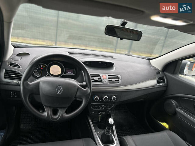 Сірий Рено Меган, об'ємом двигуна 1.6 л та пробігом 172 тис. км за 7450 $, фото 89 на Automoto.ua