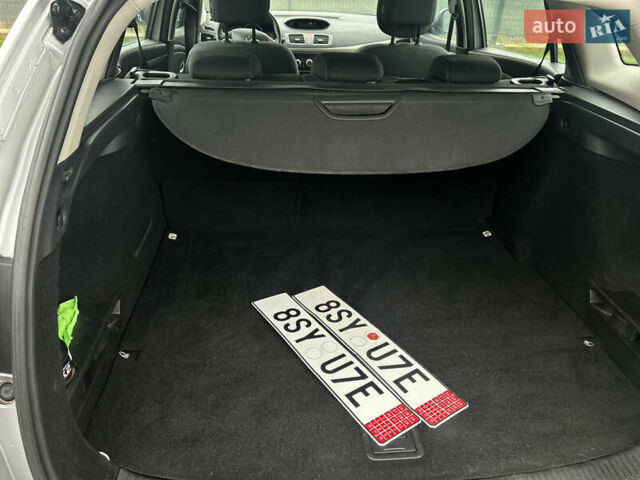 Сірий Рено Меган, об'ємом двигуна 1.6 л та пробігом 172 тис. км за 7450 $, фото 93 на Automoto.ua