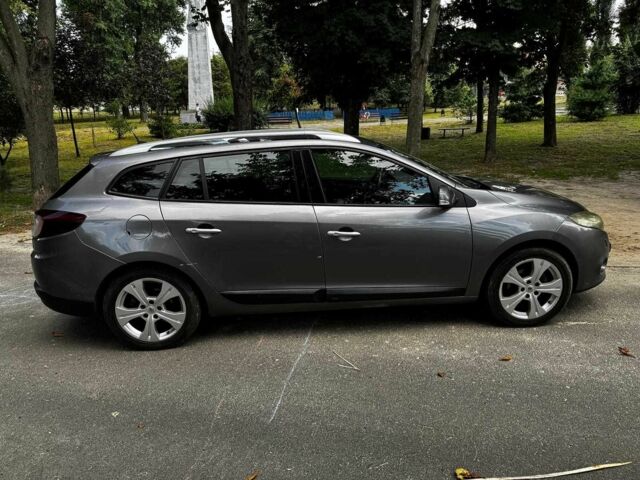 Рено Меган 2009 у Києві на Automoto.ua Сірий Рено Меган, об'ємом двигуна 1.4 л та пробігом 267 тис. км за 5390 $, фото 3 на Automoto.ua