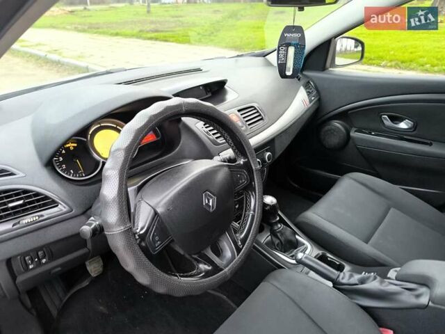 Сірий Рено Меган, об'ємом двигуна 1.46 л та пробігом 325 тис. км за 6700 $, фото 11 на Automoto.ua