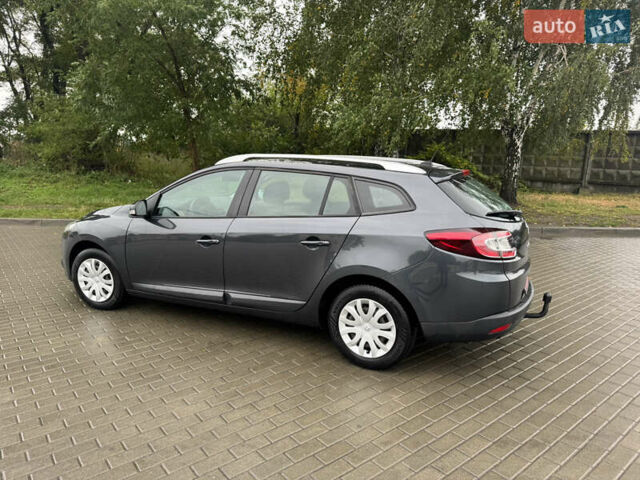 Рено Меган 2009 в Белой Церкве на Automoto.ua Серый Рено Меган, объемом двигателя 1.6 л и пробегом 231 тыс. км за 7900 $, фото 6 на Automoto.ua