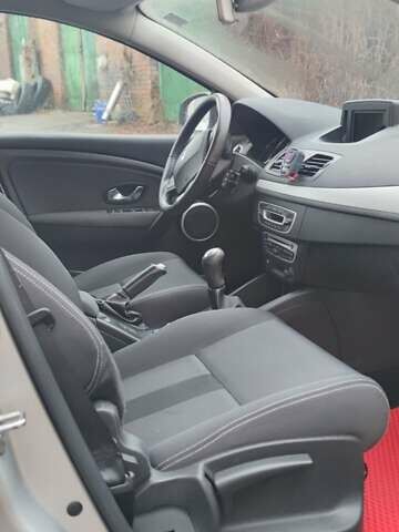 Сірий Рено Меган, об'ємом двигуна 1.5 л та пробігом 337 тис. км за 5600 $, фото 10 на Automoto.ua