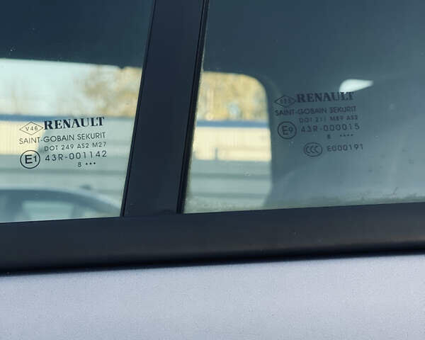 Серый Рено Меган, объемом двигателя 1.46 л и пробегом 213 тыс. км за 5699 $, фото 8 на Automoto.ua