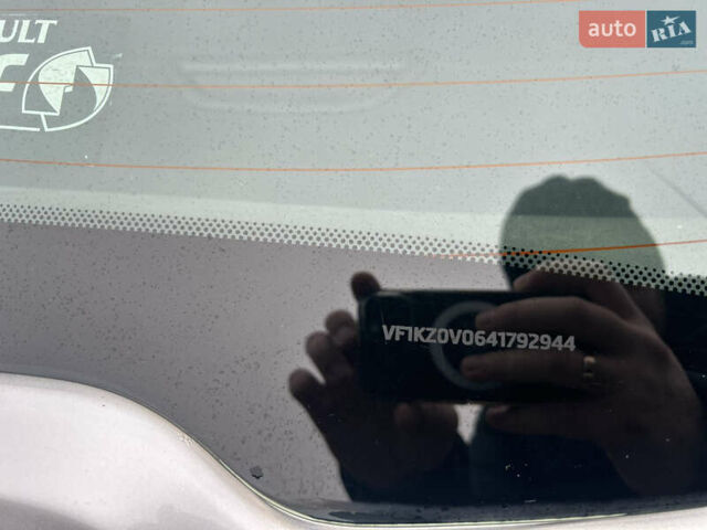 Сірий Рено Меган, об'ємом двигуна 1.6 л та пробігом 172 тис. км за 7450 $, фото 36 на Automoto.ua