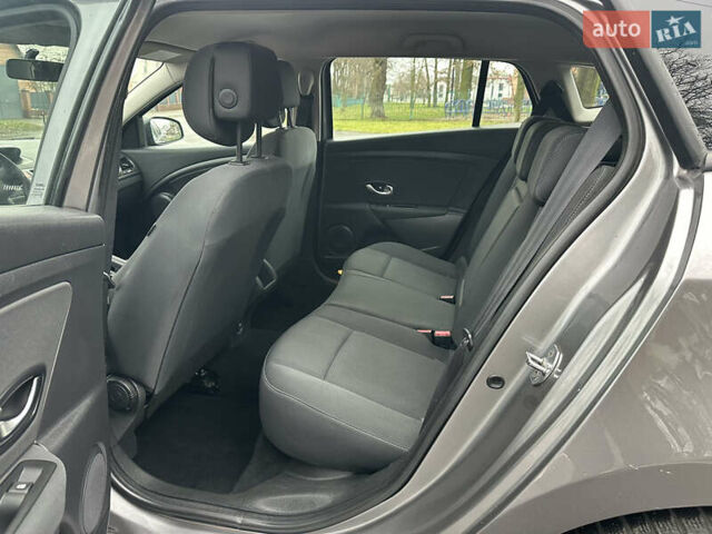 Сірий Рено Меган, об'ємом двигуна 1.6 л та пробігом 176 тис. км за 6450 $, фото 27 на Automoto.ua