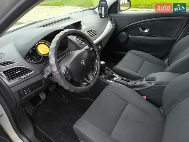 Сірий Рено Меган, об'ємом двигуна 1.46 л та пробігом 325 тис. км за 6700 $, фото 23 на Automoto.ua