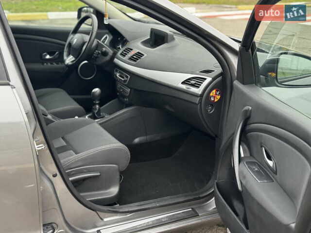Сірий Рено Меган, об'ємом двигуна 1.4 л та пробігом 266 тис. км за 5200 $, фото 12 на Automoto.ua