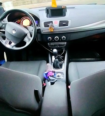 Сірий Рено Меган, об'ємом двигуна 1.6 л та пробігом 0 тис. км за 7000 $, фото 2 на Automoto.ua