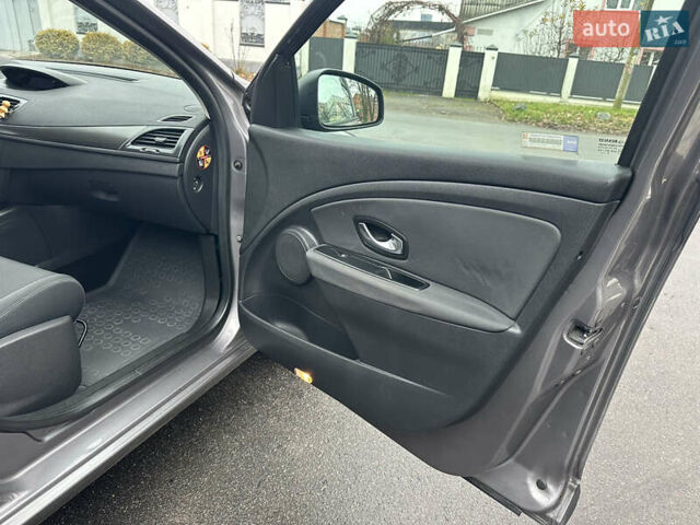 Сірий Рено Меган, об'ємом двигуна 1.6 л та пробігом 176 тис. км за 6450 $, фото 35 на Automoto.ua