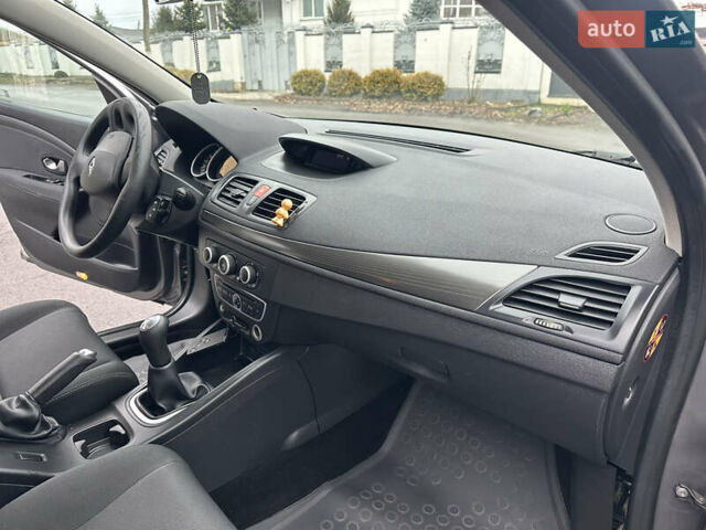 Серый Рено Меган, объемом двигателя 1.6 л и пробегом 176 тыс. км за 6500 $, фото 35 на Automoto.ua