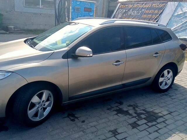 Рено Меган 2009 у Запоріжжя на Automoto.ua Сірий Рено Меган, об'ємом двигуна 1.5 л та пробігом 343 тис. км за 6300 $, фото 2 на Automoto.ua