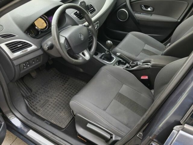 Серый Рено Меган, объемом двигателя 1.4 л и пробегом 215 тыс. км за 5900 $, фото 16 на Automoto.ua