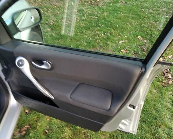 Серый Рено Меган, объемом двигателя 1.6 л и пробегом 178 тыс. км за 5900 $, фото 28 на Automoto.ua