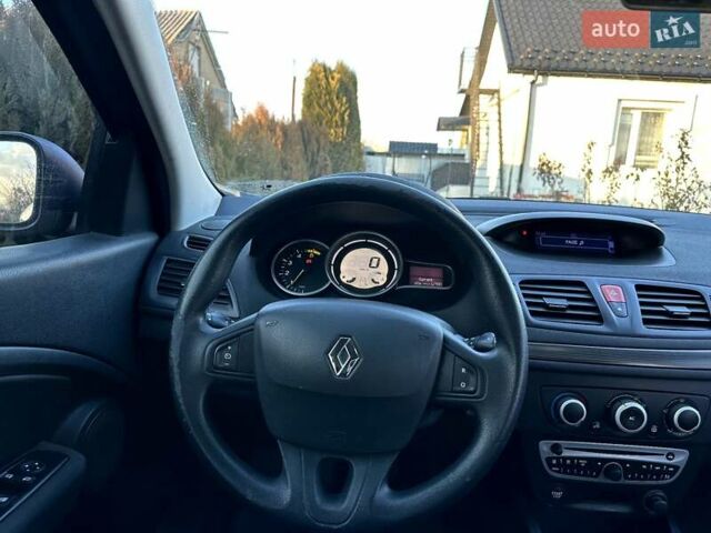 Сірий Рено Меган, об'ємом двигуна 1.46 л та пробігом 220 тис. км за 7190 $, фото 16 на Automoto.ua