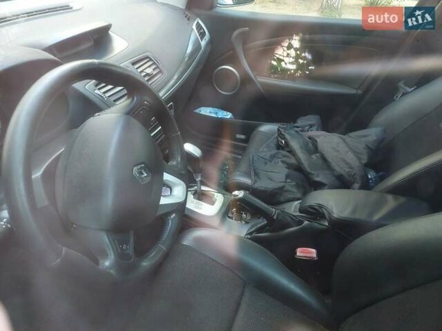 Сірий Рено Меган, об'ємом двигуна 2 л та пробігом 243 тис. км за 6500 $, фото 5 на Automoto.ua
