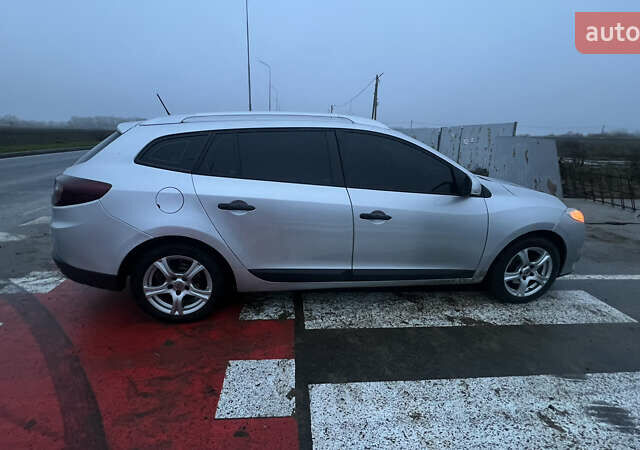 Серый Рено Меган, объемом двигателя 1.5 л и пробегом 248 тыс. км за 6500 $, фото 19 на Automoto.ua