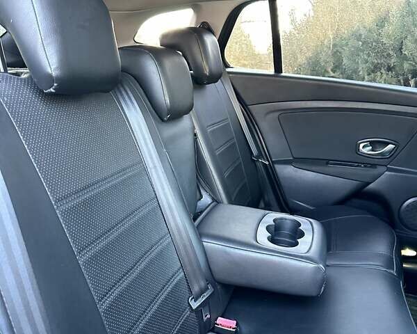 Сірий Рено Меган, об'ємом двигуна 1.46 л та пробігом 220 тис. км за 7190 $, фото 24 на Automoto.ua