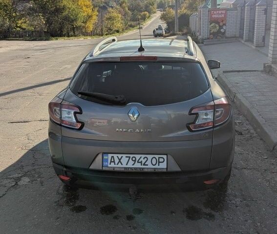 Серый Рено Меган, объемом двигателя 1.4 л и пробегом 207 тыс. км за 6000 $, фото 2 на Automoto.ua