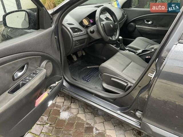 Сірий Рено Меган, об'ємом двигуна 1.46 л та пробігом 230 тис. км за 6700 $, фото 6 на Automoto.ua