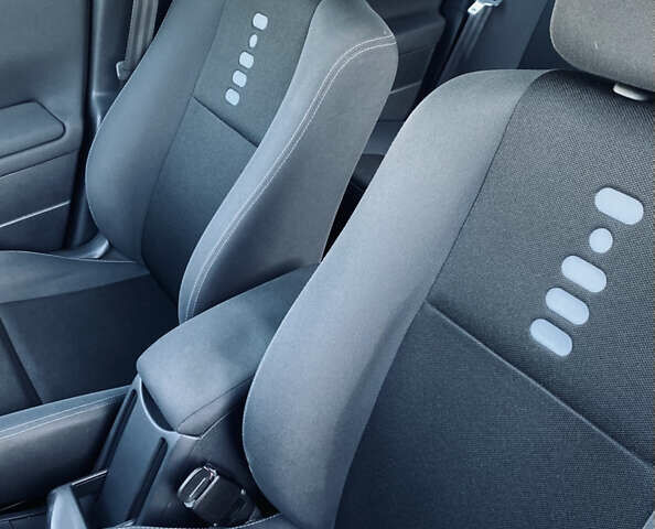 Серый Рено Меган, объемом двигателя 1.46 л и пробегом 213 тыс. км за 5699 $, фото 20 на Automoto.ua