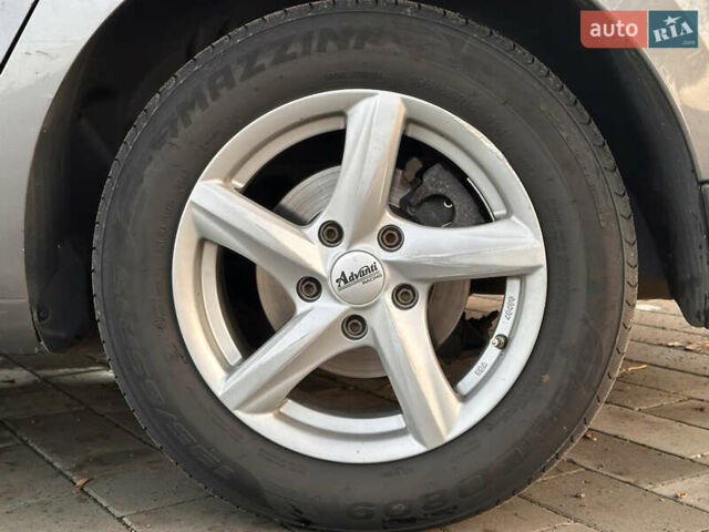 Рено Меган 2009 в Луцке на Automoto.ua Серый Рено Меган, объемом двигателя 1.5 л и пробегом 275 тыс. км за 5150 $, фото 40 на Automoto.ua