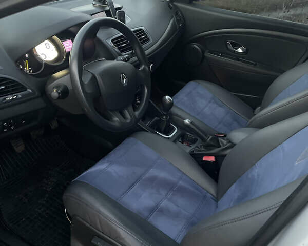 Сірий Рено Меган, об'ємом двигуна 1.6 л та пробігом 219 тис. км за 7500 $, фото 1 на Automoto.ua