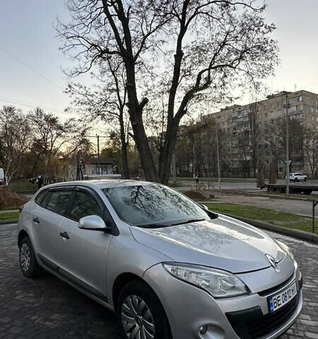 Сірий Рено Меган, об'ємом двигуна 1.46 л та пробігом 249 тис. км за 6999 $, фото 1 на Automoto.ua