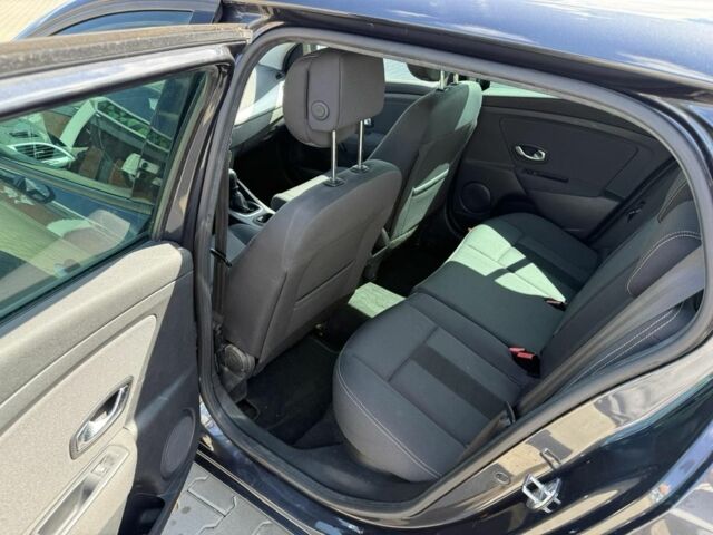 Серый Рено Меган, объемом двигателя 0 л и пробегом 143 тыс. км за 3999 $, фото 18 на Automoto.ua