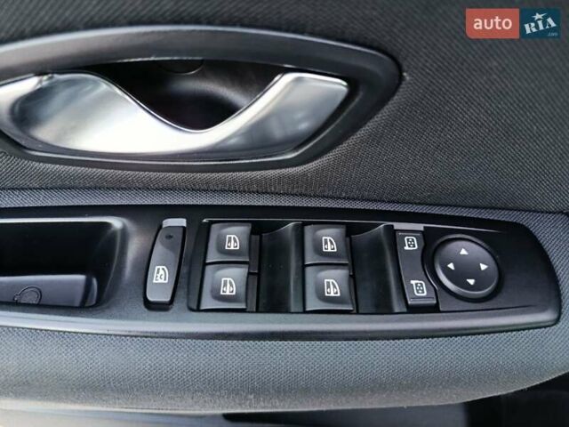 Серый Рено Меган, объемом двигателя 1.6 л и пробегом 195 тыс. км за 6800 $, фото 14 на Automoto.ua