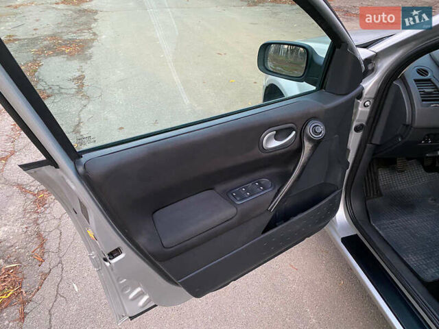 Сірий Рено Меган, об'ємом двигуна 1.6 л та пробігом 260 тис. км за 3600 $, фото 15 на Automoto.ua