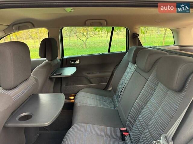 Серый Рено Меган, объемом двигателя 1.6 л и пробегом 186 тыс. км за 5800 $, фото 10 на Automoto.ua