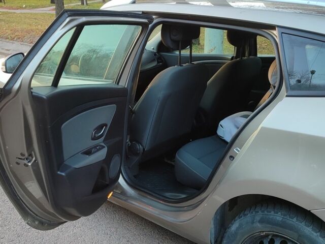 Сірий Рено Меган, об'ємом двигуна 1.6 л та пробігом 213 тис. км за 6500 $, фото 5 на Automoto.ua