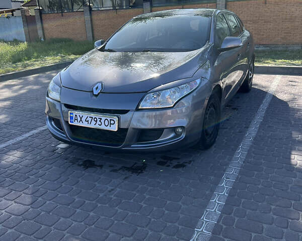 Сірий Рено Меган, об'ємом двигуна 1.46 л та пробігом 270 тис. км за 6200 $, фото 13 на Automoto.ua