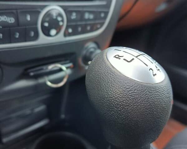 Серый Рено Меган, объемом двигателя 1.6 л и пробегом 195 тыс. км за 6800 $, фото 16 на Automoto.ua