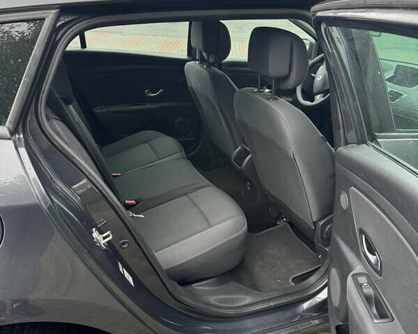 Серый Рено Меган, объемом двигателя 1.6 л и пробегом 231 тыс. км за 7800 $, фото 41 на Automoto.ua