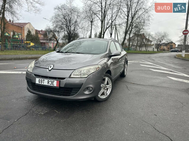 Серый Рено Меган, объемом двигателя 1.6 л и пробегом 176 тыс. км за 6500 $, фото 2 на Automoto.ua