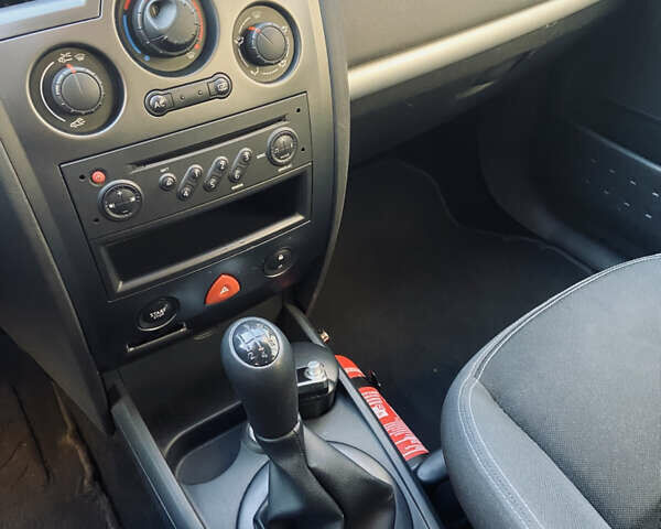 Серый Рено Меган, объемом двигателя 1.46 л и пробегом 213 тыс. км за 5699 $, фото 25 на Automoto.ua